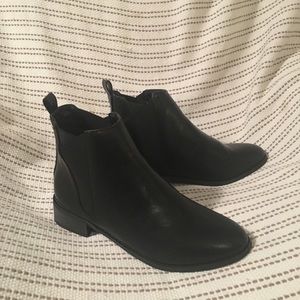 Matt and Nat Joliette Chelsea boot, size 7